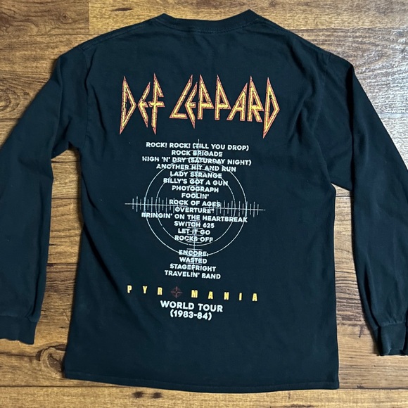 Def Leppard • Concert T-Shirt • World Tour 1983-84 • Medium • Long Sleeve - Picture 6 of 10